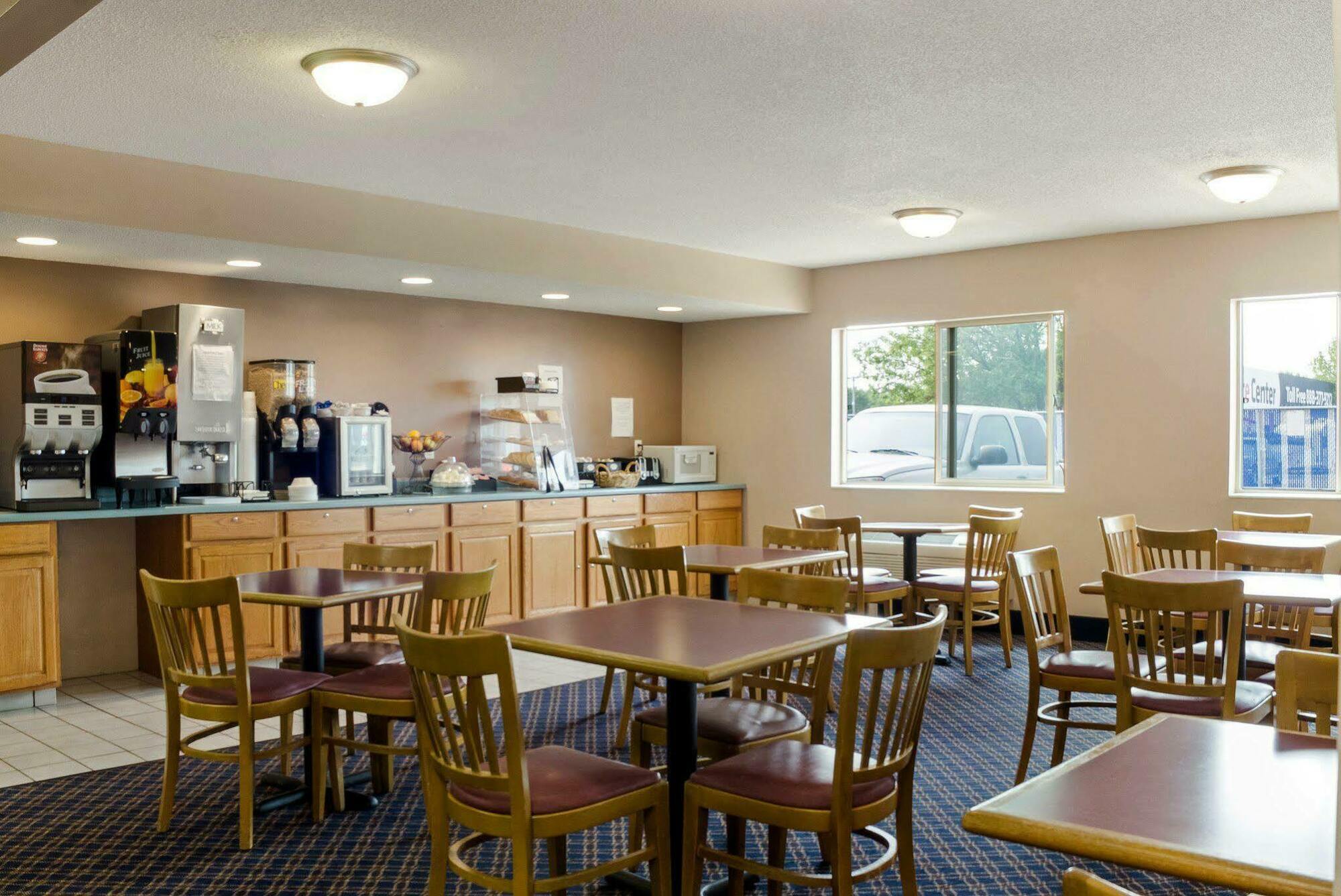 Rodeway Inn Fargo Exterior photo